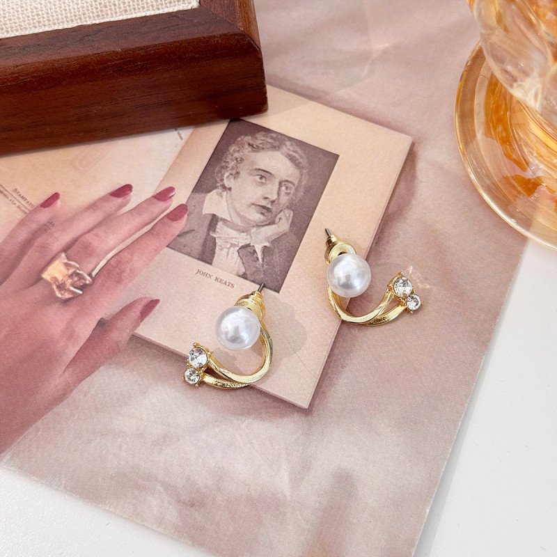 Twist Pearl Sparkle Earrings