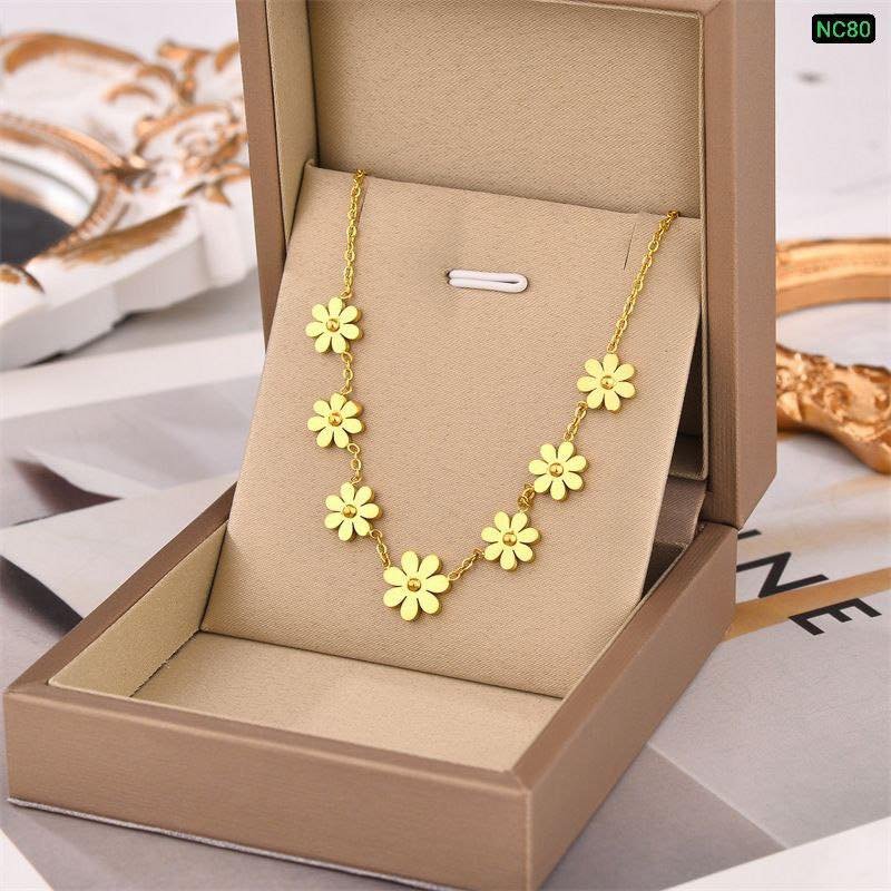 7 Flower A Grade Necklace