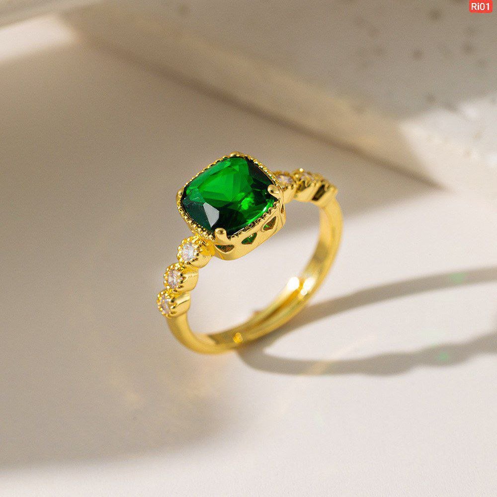 Royal Shine 22K Gold-Plated Ring – R04